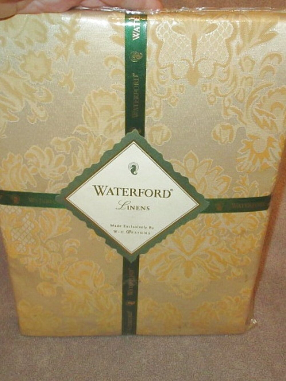 Waterford Wiltshire Platinum Gold Tablecloth Jacquard Paisley Oblong 70 x 84 NEW
